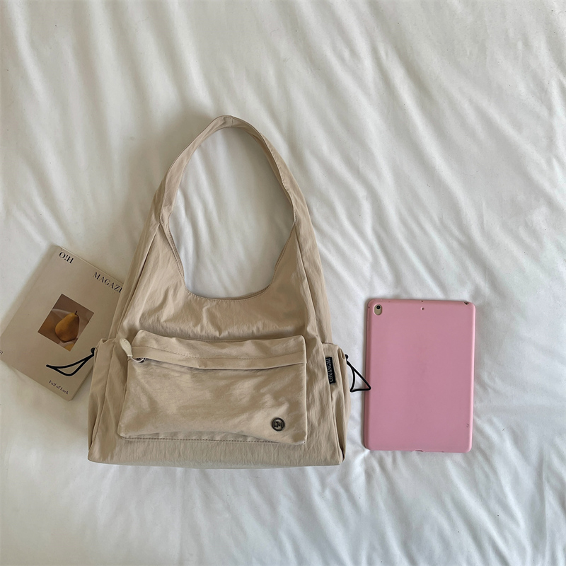 Women's shoulder bag, ideal for daily commutes, versatile under-arm bag, waterproof, lightweight and spacious. detail 1