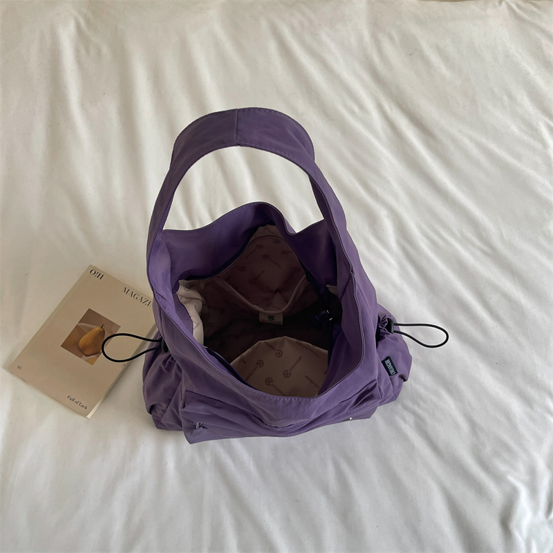 Women's shoulder bag, ideal for daily commutes, versatile under-arm bag, waterproof, lightweight and spacious. detail 19