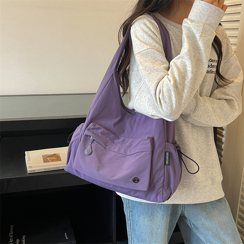 Women's shoulder bag, ideal for daily commutes, versatile under-arm bag, waterproof, lightweight and spacious. detail 26