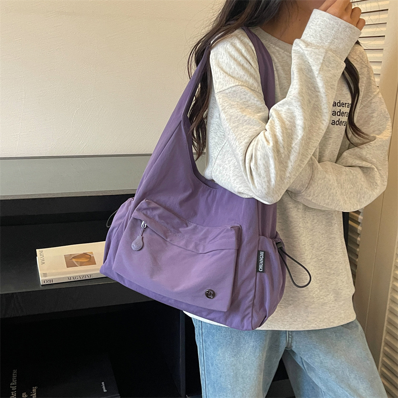 Women's shoulder bag, ideal for daily commutes, versatile under-arm bag, waterproof, lightweight and spacious. detail 27