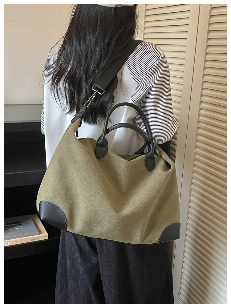 Thickened and durable washed canvas travel bag, large capacity crossbody bag, overnight bag for short trips, gym/yoga bag, back-to-school luggage bag detail 1
