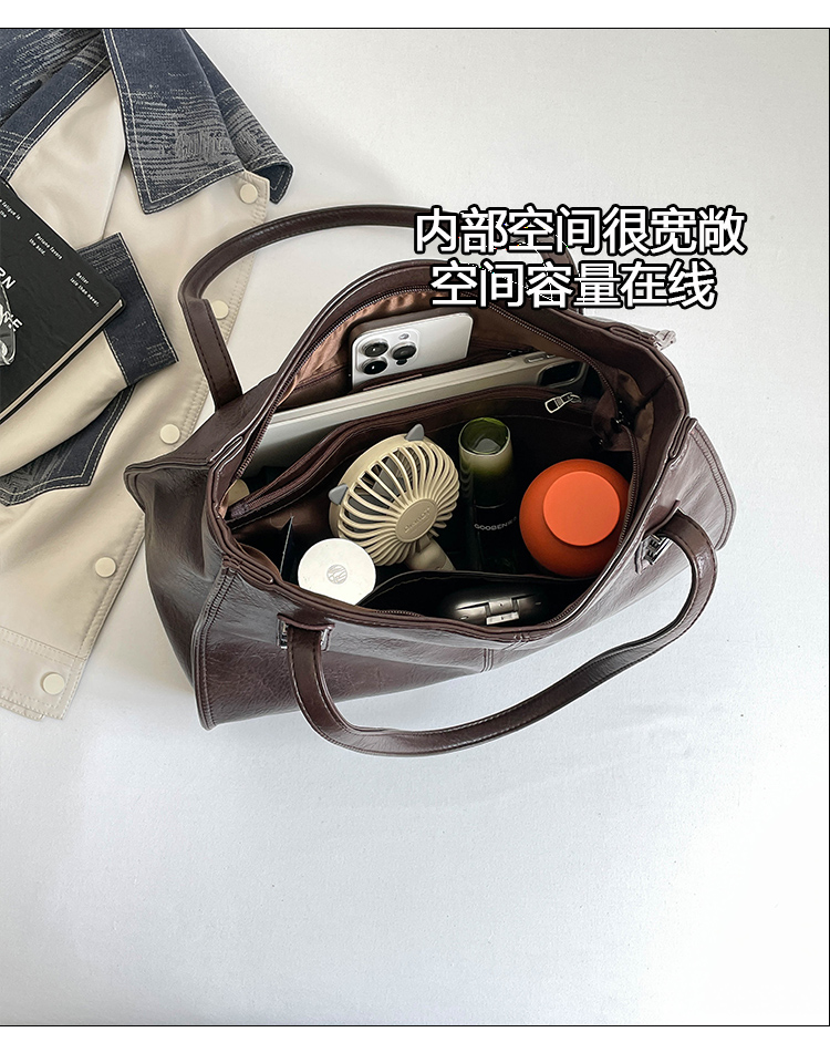 Elegant Women's Leather Bag: Spacious Travel Bag & Daily Essentials Organizer detail 4