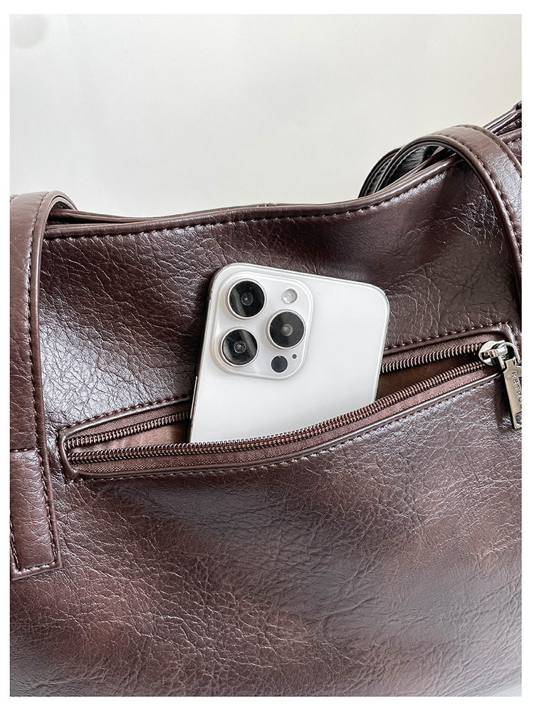 Elegant Women's Leather Bag: Spacious Travel Bag & Daily Essentials Organizer detail 8