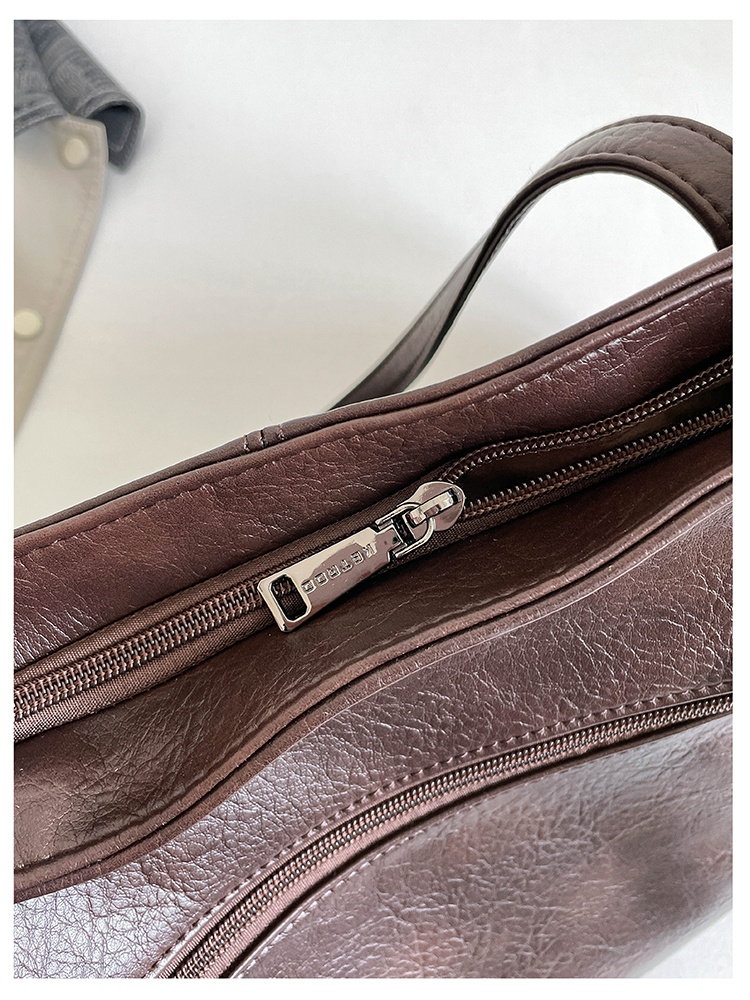 Elegant Women's Leather Bag: Spacious Travel Bag & Daily Essentials Organizer detail 9