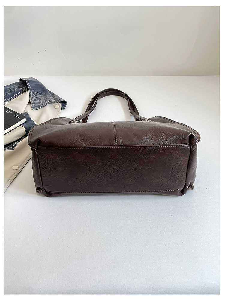 Elegant Women's Leather Bag: Spacious Travel Bag & Daily Essentials Organizer detail 13
