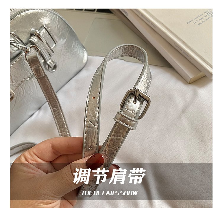 Women's PU Leather Belted Barrel Bag detail 12