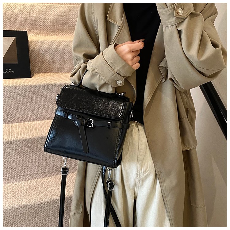 Women's PU Leather Bow Flap Backpack detail 32