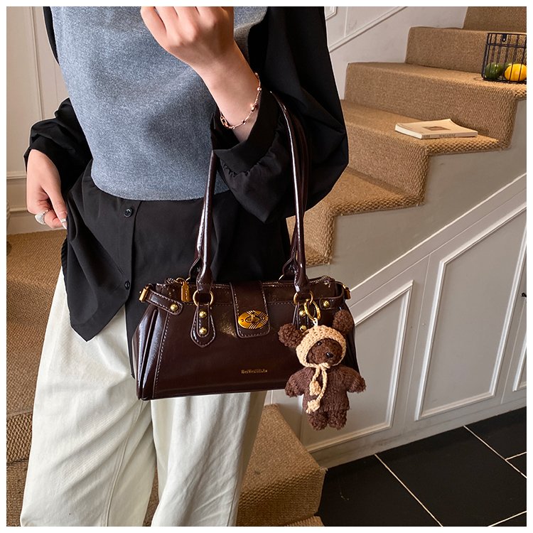 Women's PU Leather Buckle Barrel Bag detail 15