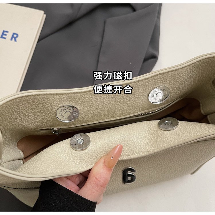 Women's PU Leather Chain Handle Crescent Shoulder Bag detail 6