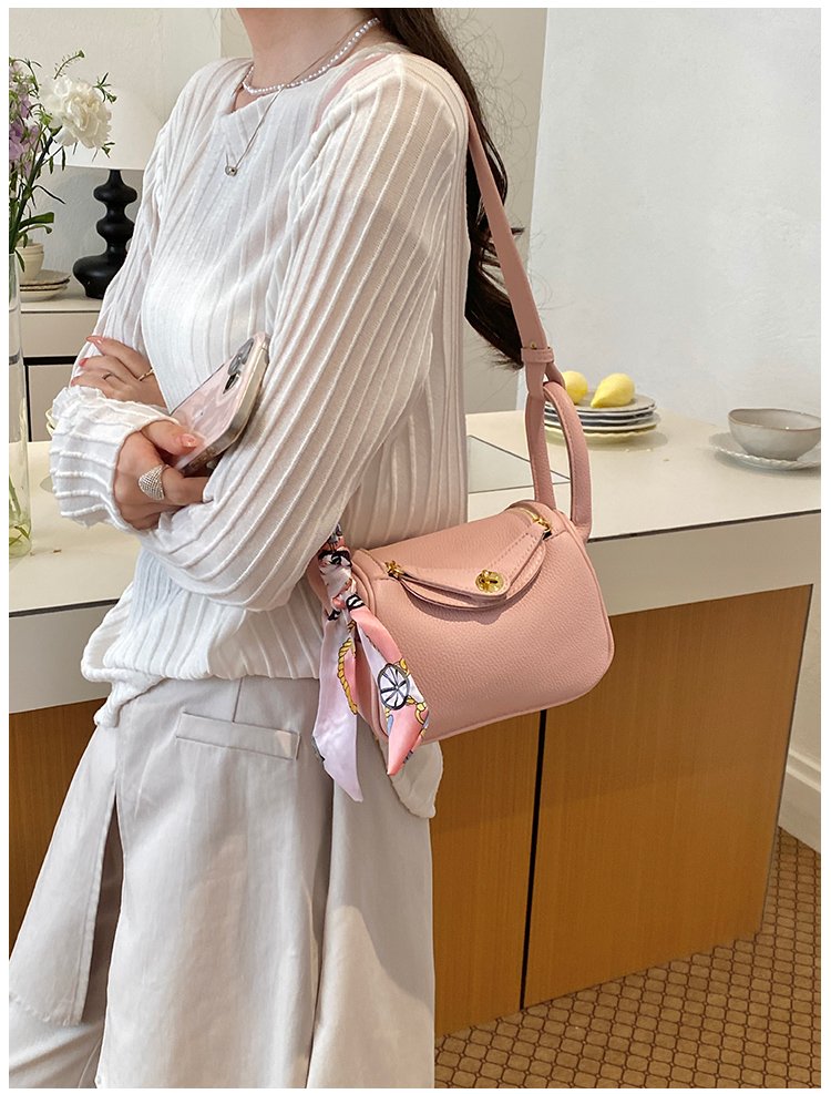Women's PU Leather Chain Trim Mini Bucket Bag detail 15