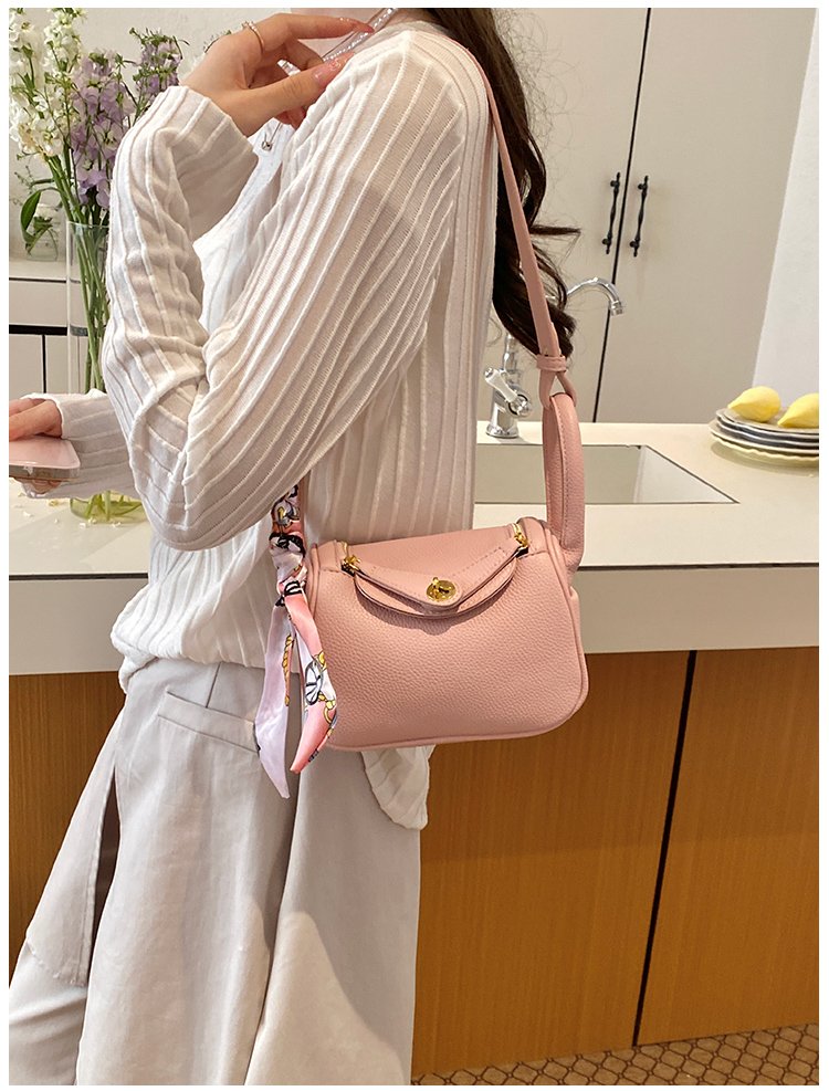 Women's PU Leather Chain Trim Mini Bucket Bag detail 16