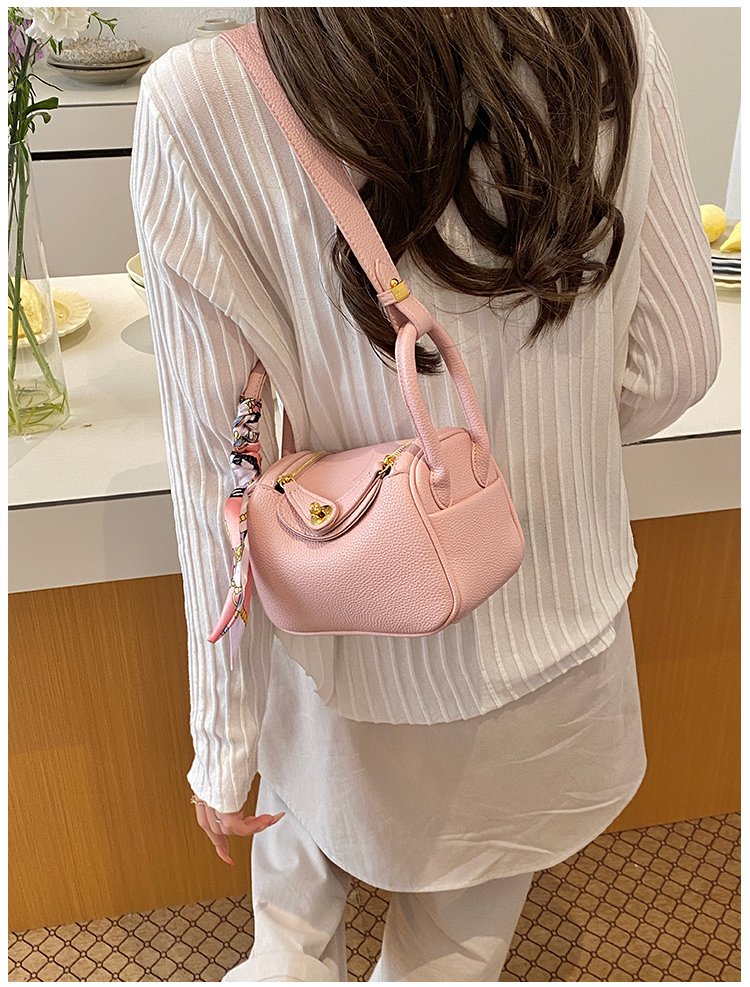 Women's PU Leather Chain Trim Mini Bucket Bag detail 19