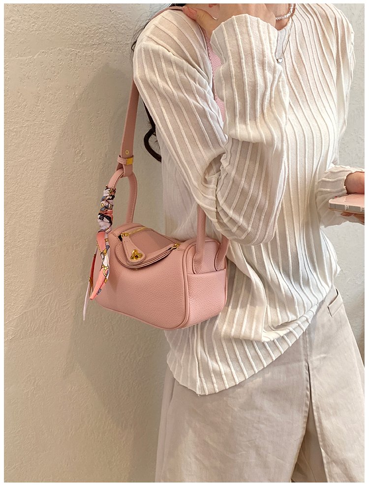 Women's PU Leather Chain Trim Mini Bucket Bag detail 21