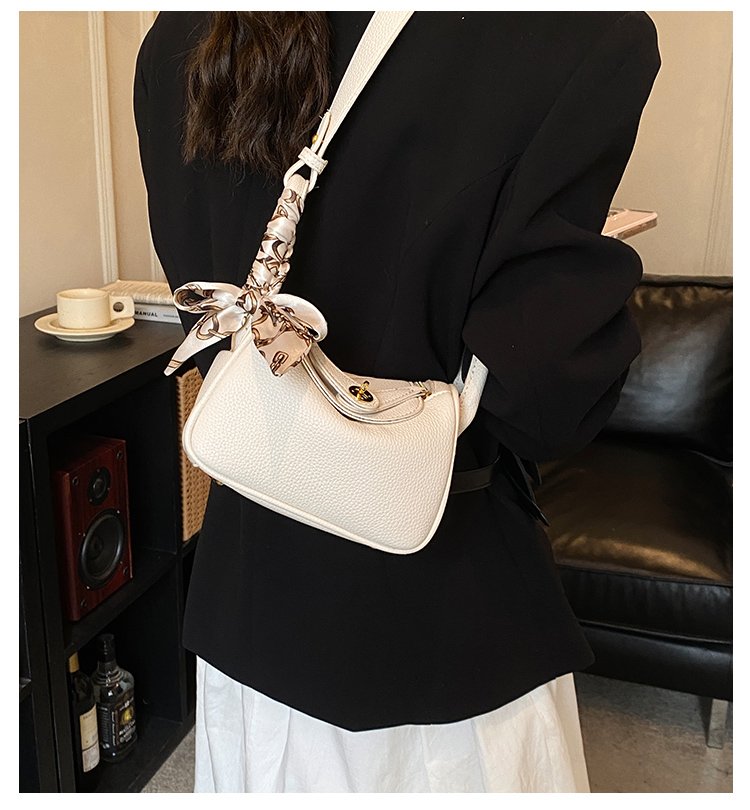 Women's PU Leather Chain Trim Mini Bucket Bag detail 2