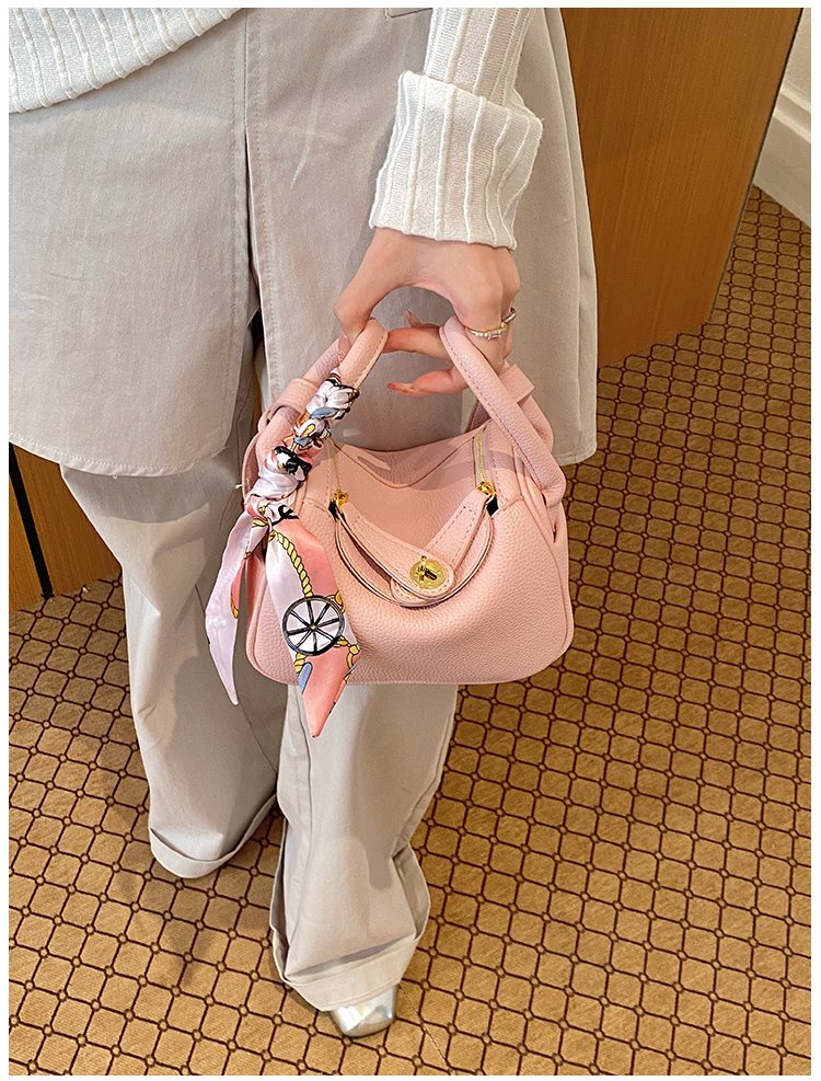 Women's PU Leather Chain Trim Mini Bucket Bag detail 29