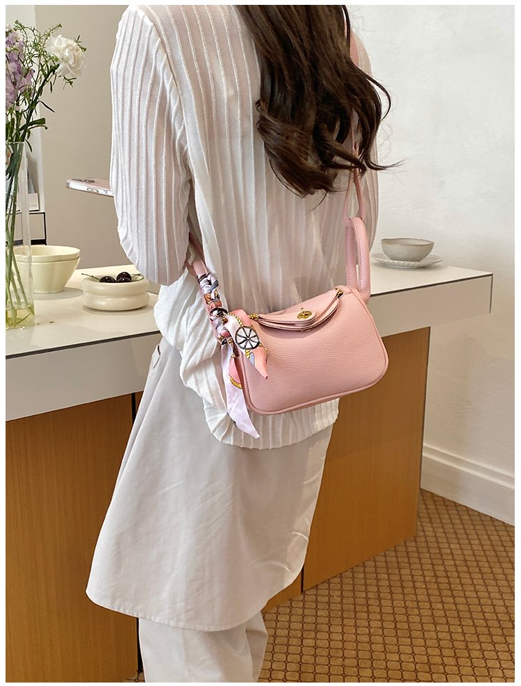 Women's PU Leather Chain Trim Mini Bucket Bag detail 34