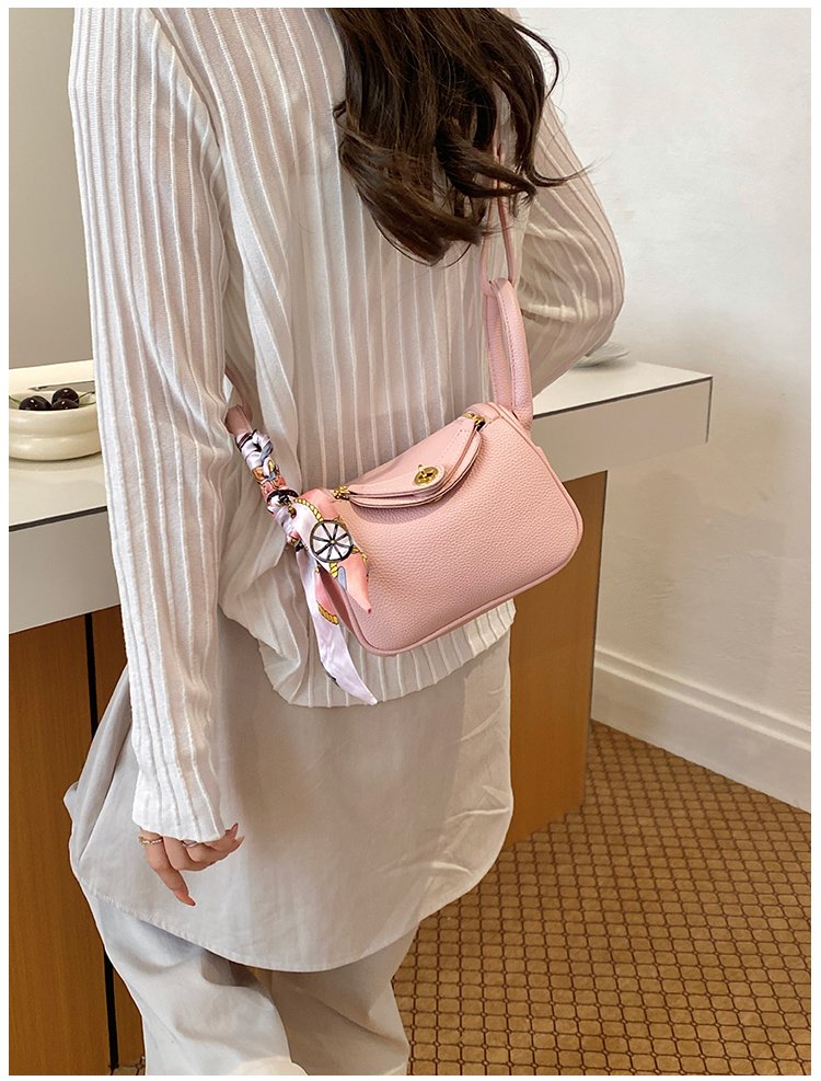 Women's PU Leather Chain Trim Mini Bucket Bag detail 35