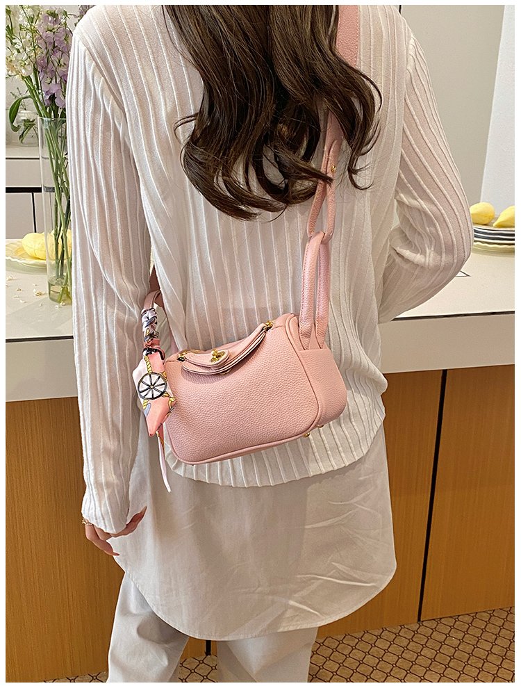 Women's PU Leather Chain Trim Mini Bucket Bag detail 36