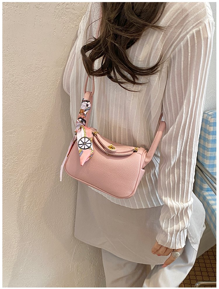 Women's PU Leather Chain Trim Mini Bucket Bag detail 39