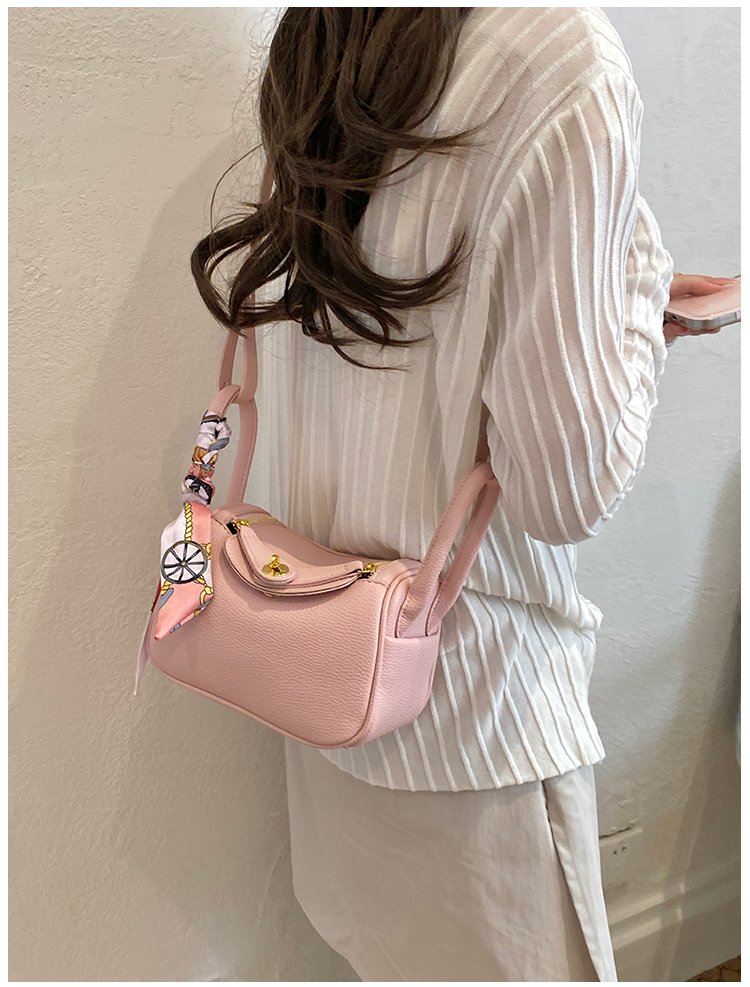 Women's PU Leather Chain Trim Mini Bucket Bag detail 40