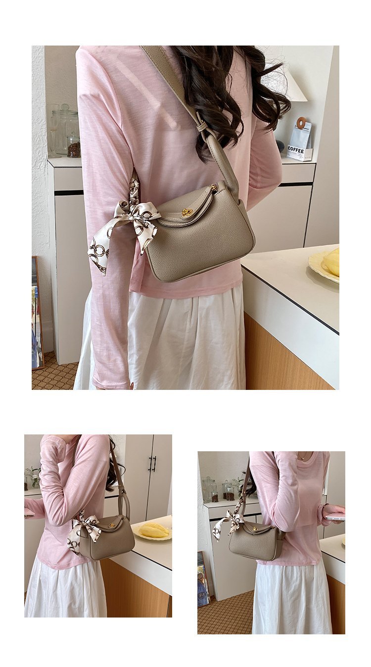 Women's PU Leather Chain Trim Mini Bucket Bag detail 4