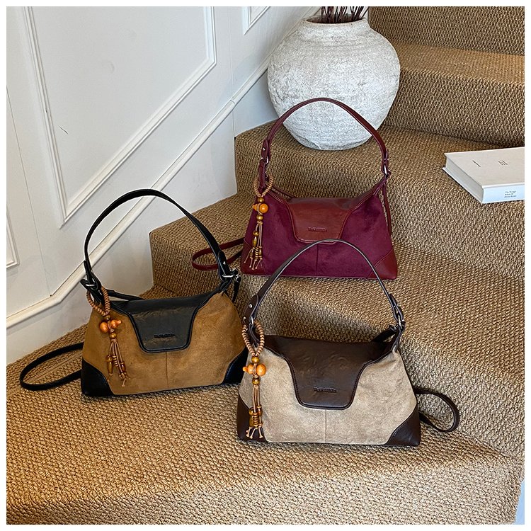 Women's PU Leather Chain Trim Shoulder Bag detail 1