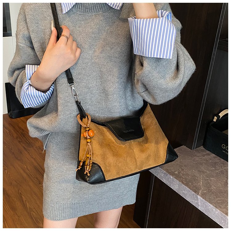 Women's PU Leather Chain Trim Shoulder Bag detail 32