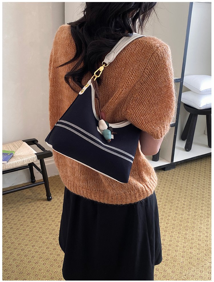 Women's PU Leather & Cloth Contrast Trim Flap Shoulder Bag detail 17