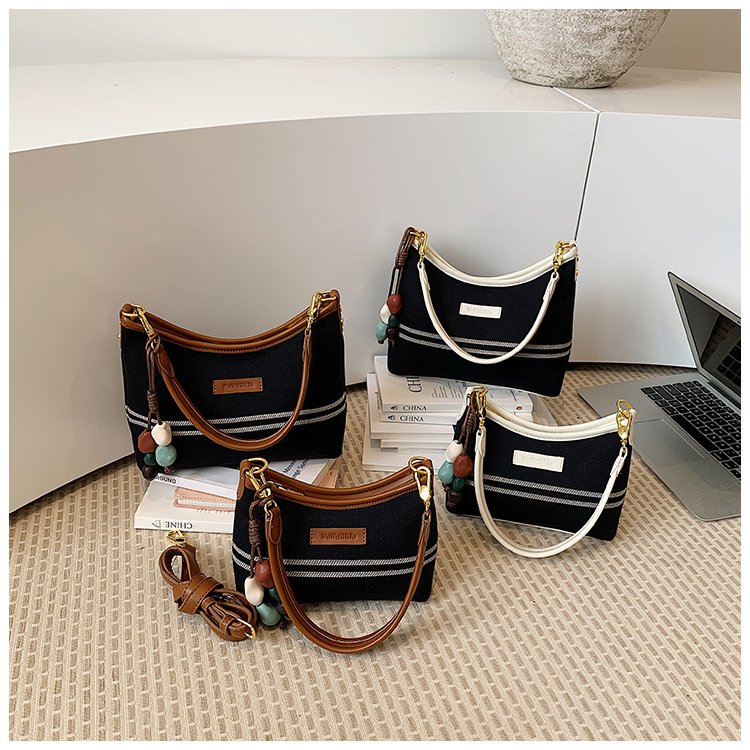 Women's PU Leather & Cloth Contrast Trim Flap Shoulder Bag detail 4