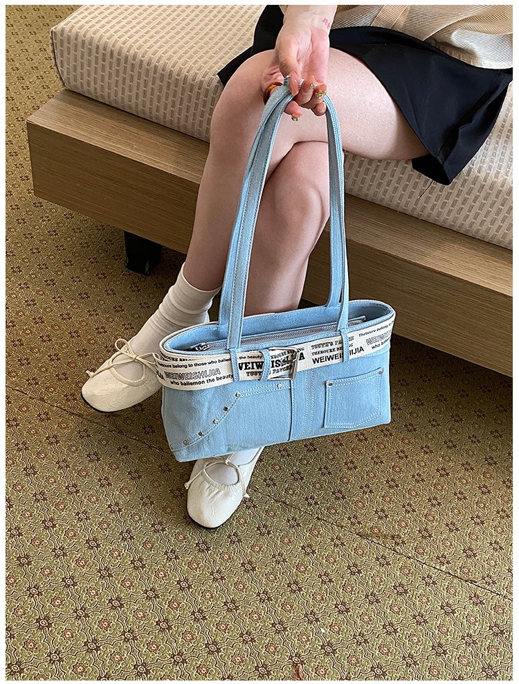 Women's Denim Contrast Trim Mini Tote Bag detail 17