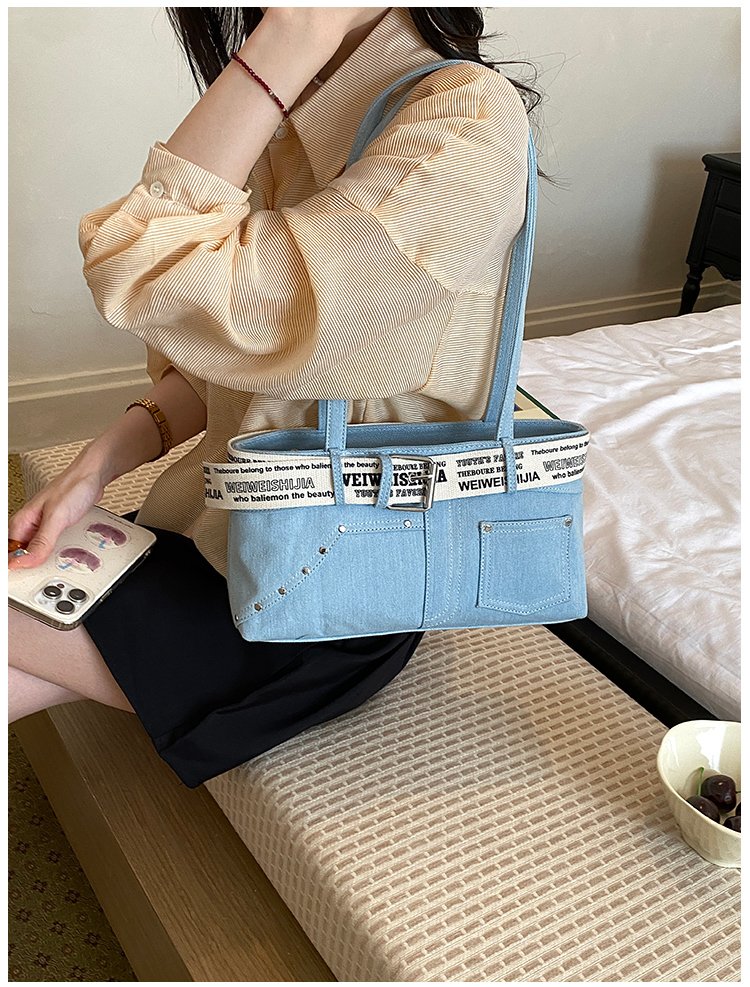 Women's Denim Contrast Trim Mini Tote Bag detail 18