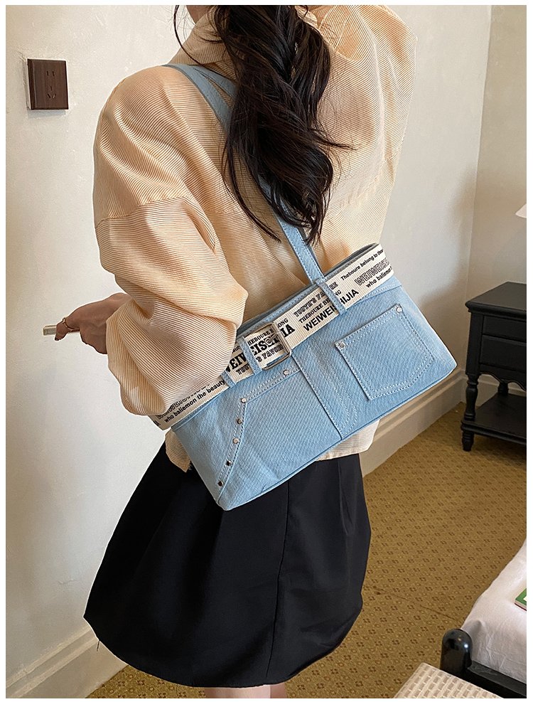 Women's Denim Contrast Trim Mini Tote Bag detail 21
