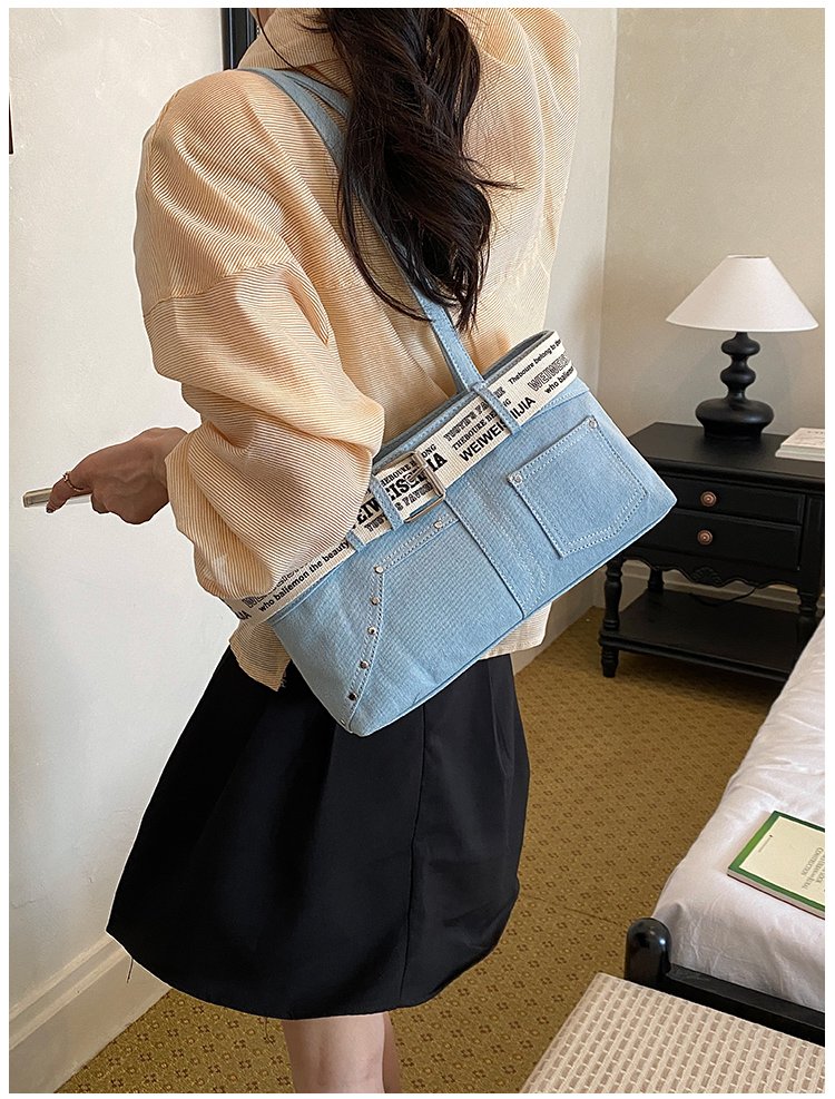 Women's Denim Contrast Trim Mini Tote Bag detail 23