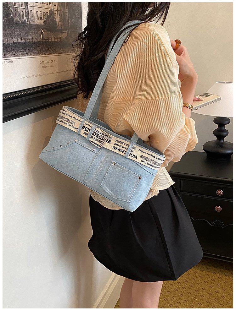 Women's Denim Contrast Trim Mini Tote Bag detail 25