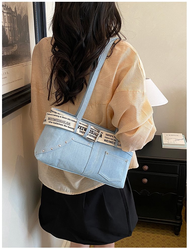 Women's Denim Contrast Trim Mini Tote Bag detail 26