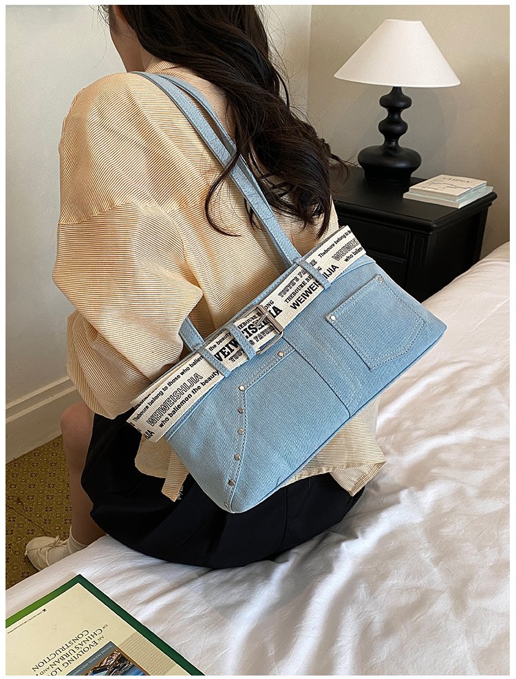 Women's Denim Contrast Trim Mini Tote Bag detail 28