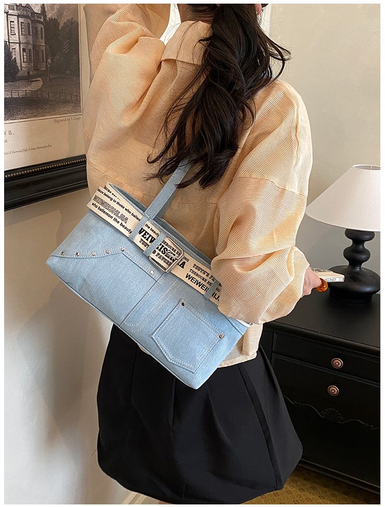 Women's Denim Contrast Trim Mini Tote Bag detail 30