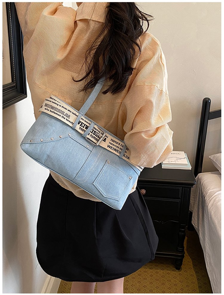 Women's Denim Contrast Trim Mini Tote Bag detail 33