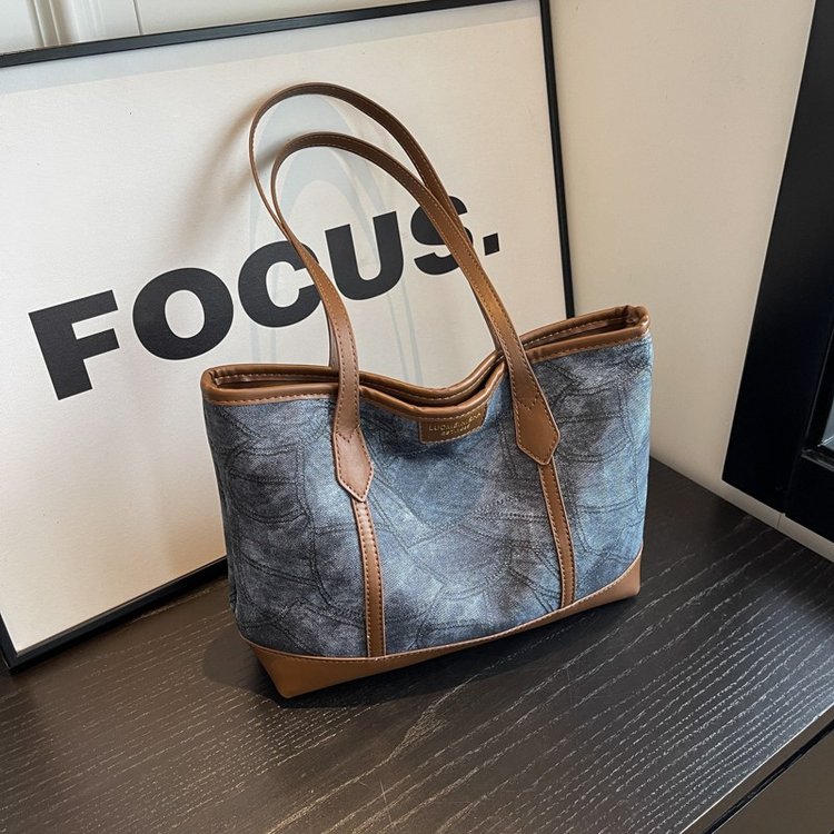 Women's PU Leather Contrast Trim Textured Tote Bag view 2
