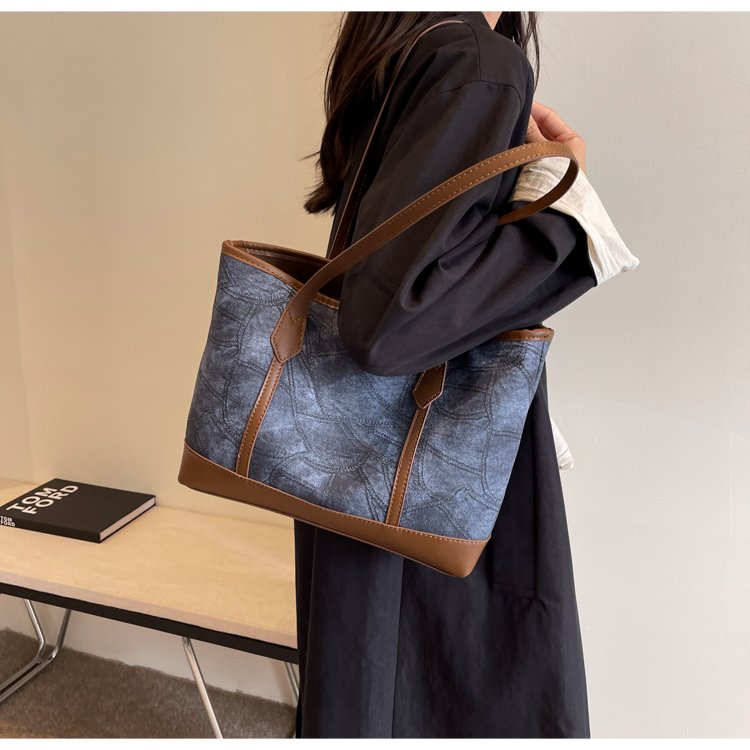 Women's PU Leather Contrast Trim Textured Tote Bag detail 21