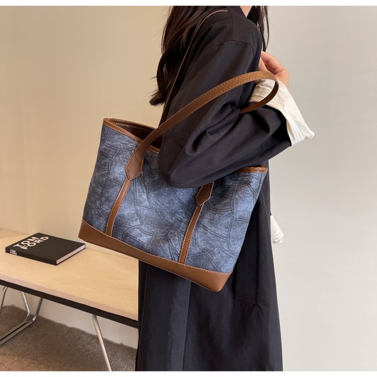 Women's PU Leather Contrast Trim Textured Tote Bag detail 22