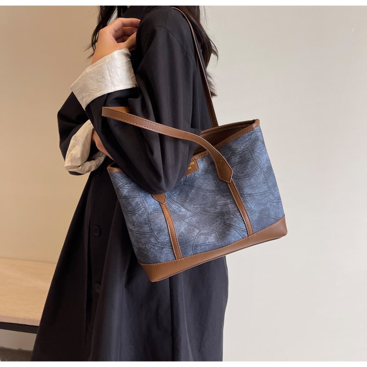Women's PU Leather Contrast Trim Textured Tote Bag detail 25