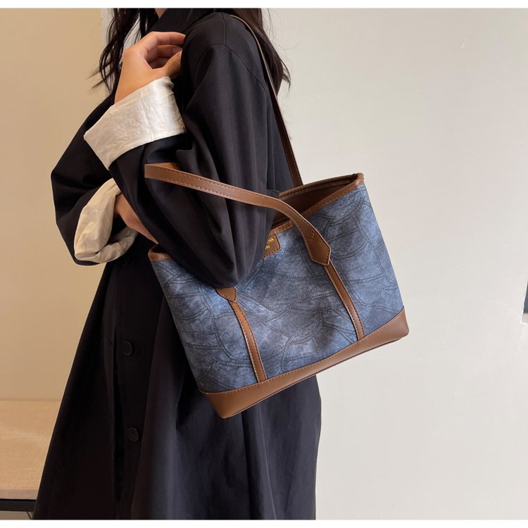 Women's PU Leather Contrast Trim Textured Tote Bag detail 26