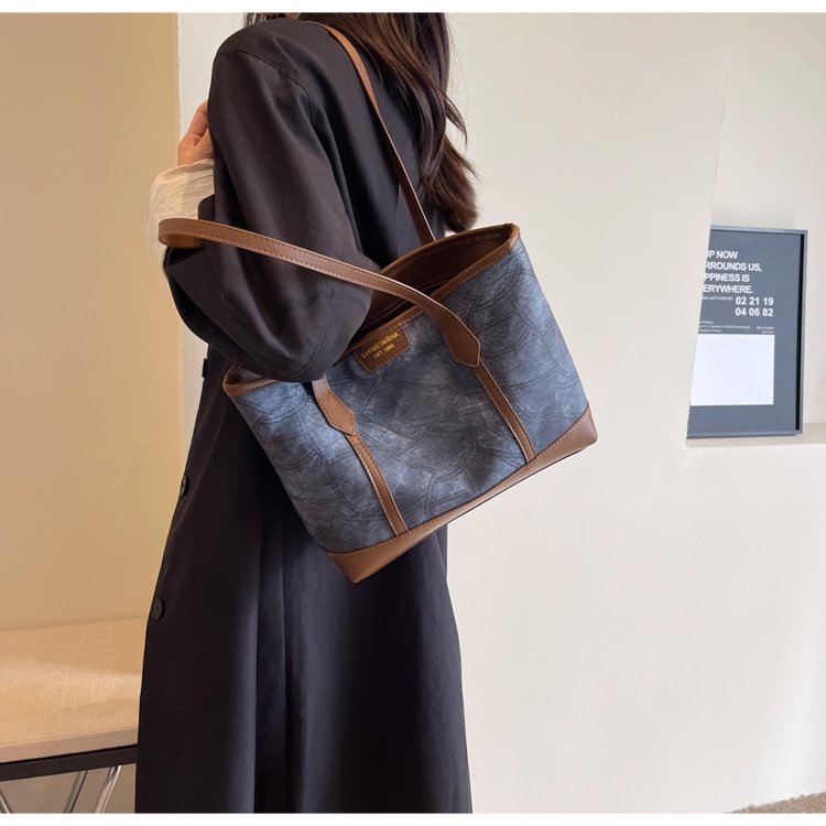 Women's PU Leather Contrast Trim Textured Tote Bag detail 28