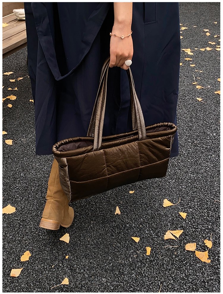 Women's Contrast Trim Tote Bag detail 16