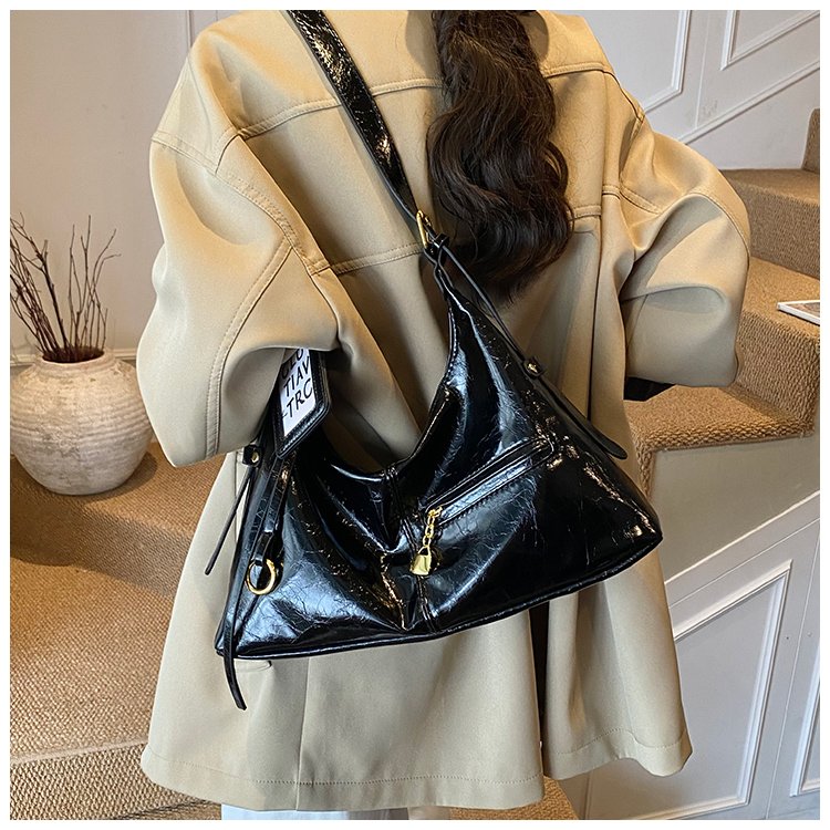 Women's PU Leather Curved Shoulder Bag detail 18