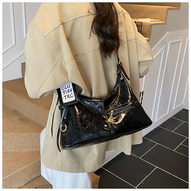 Women's PU Leather Curved Shoulder Bag detail 30