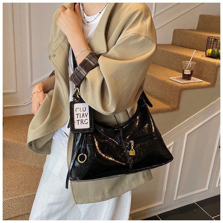 Women's PU Leather Curved Shoulder Bag detail 32