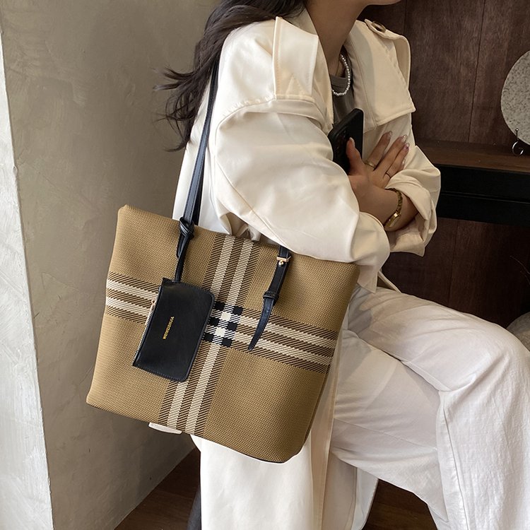 Elegant Plaid PU Leather Handbag for Women – Magnetic Snap Bag view 3