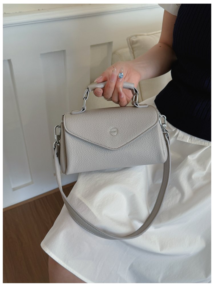 Women's PU Leather Envelope Flap Crossbody Bag detail 17